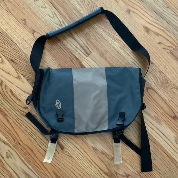 Timbuk2 Bags Timbuk2 Two Tone Gray Stripe Classic Messenger Bag